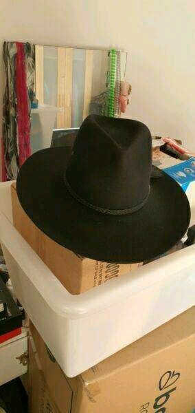akubra longhorn hat